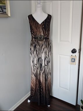 Roz & Ali Brown and White Ombre Animal Print Sleeveless Maxi Dress